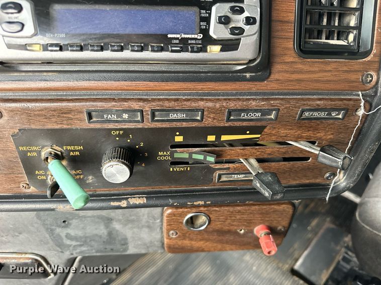 image for item NJ9282 1986 Freightliner  FLC dump truck