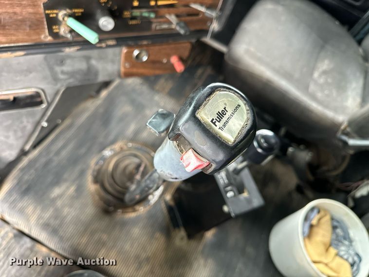 image for item NJ9282 1986 Freightliner  FLC dump truck