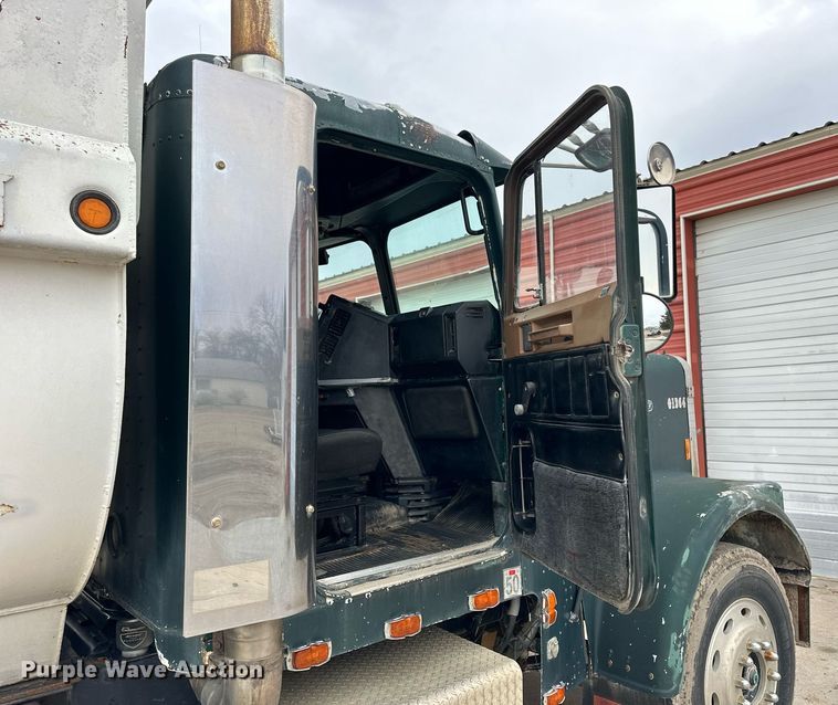 image for item NJ9282 1986 Freightliner  FLC dump truck