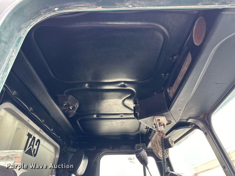 image for item NJ9282 1986 Freightliner  FLC dump truck