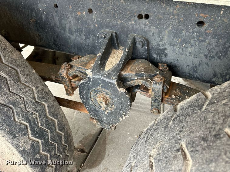 image for item NJ9282 1986 Freightliner  FLC dump truck