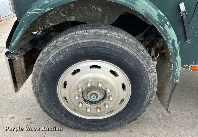 image for item NJ9282 1986 Freightliner  FLC dump truck