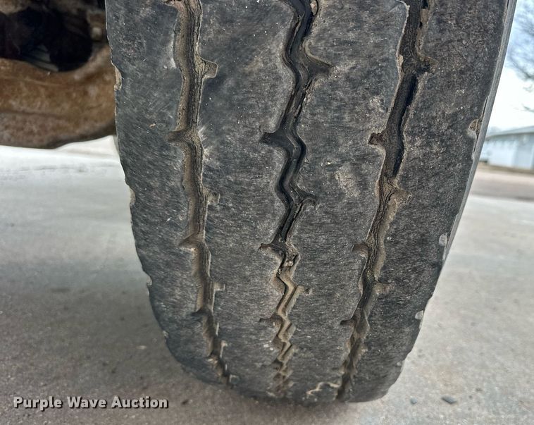 image for item NJ9282 1986 Freightliner  FLC dump truck