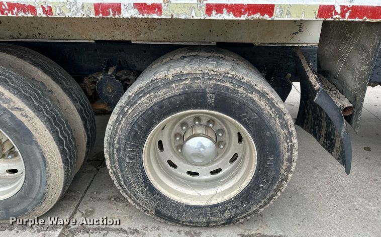 image for item NJ9282 1986 Freightliner  FLC dump truck