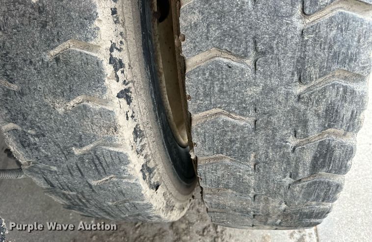 image for item NJ9282 1986 Freightliner  FLC dump truck