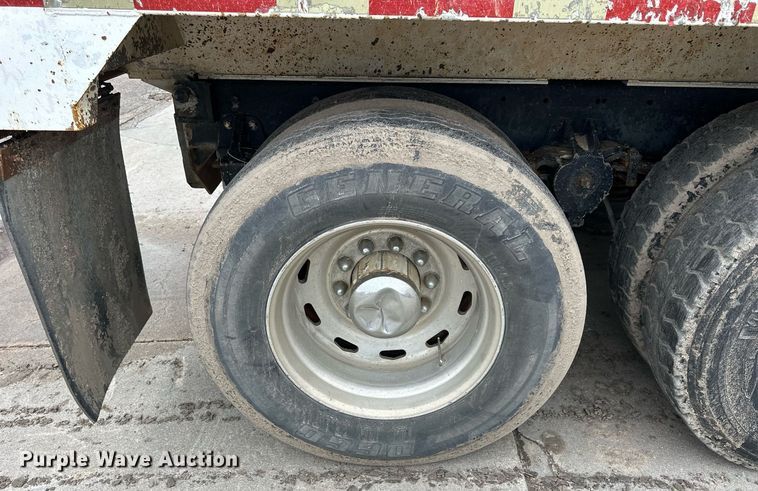 image for item NJ9282 1986 Freightliner  FLC dump truck