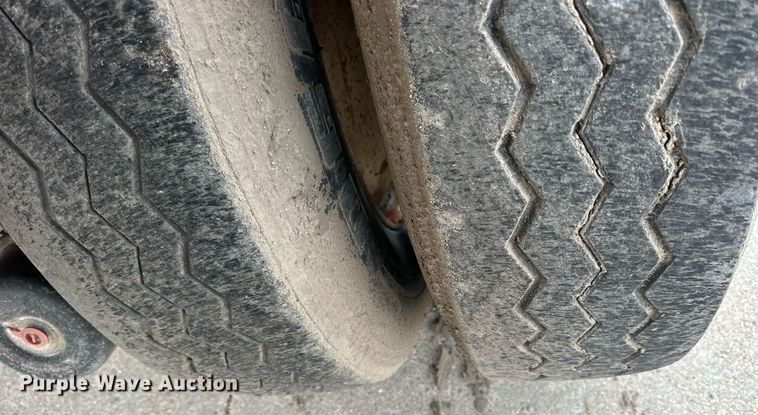 image for item NJ9282 1986 Freightliner  FLC dump truck