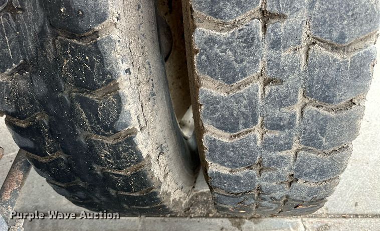 image for item NJ9282 1986 Freightliner  FLC dump truck