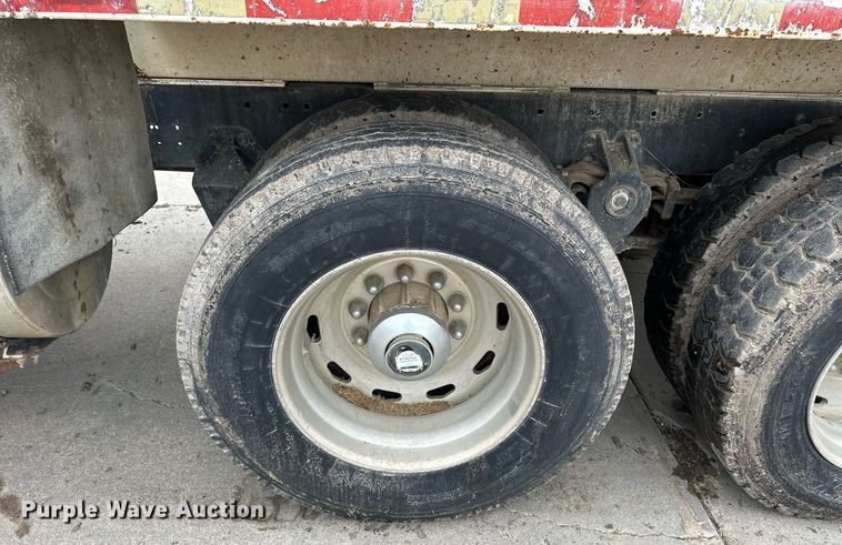 image for item NJ9282 1986 Freightliner  FLC dump truck