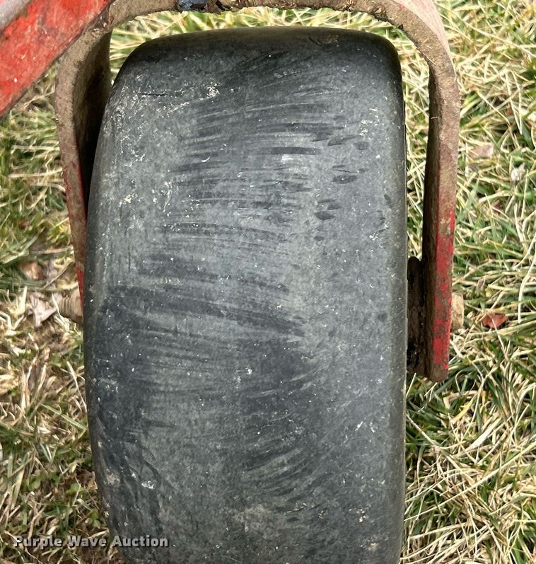 image for item NJ9528 Ferris  IS 5100Z ZTR lawn mower