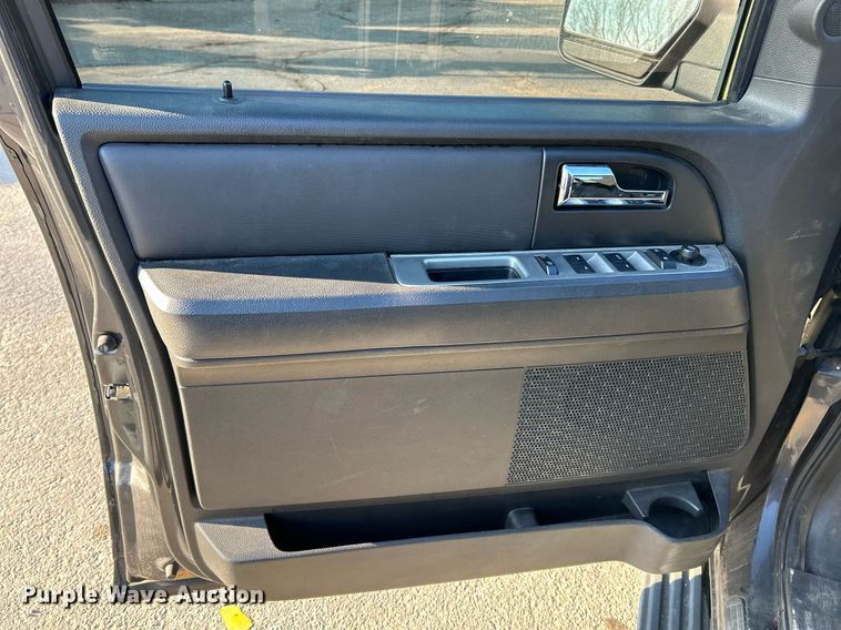 image for item NJ9530 2007 Ford Expedition XLT SUV