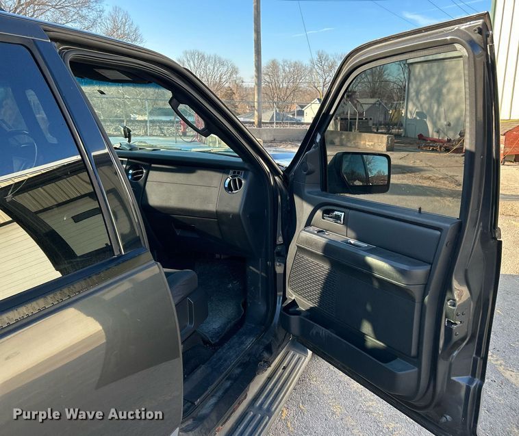 image for item NJ9530 2007 Ford Expedition XLT SUV