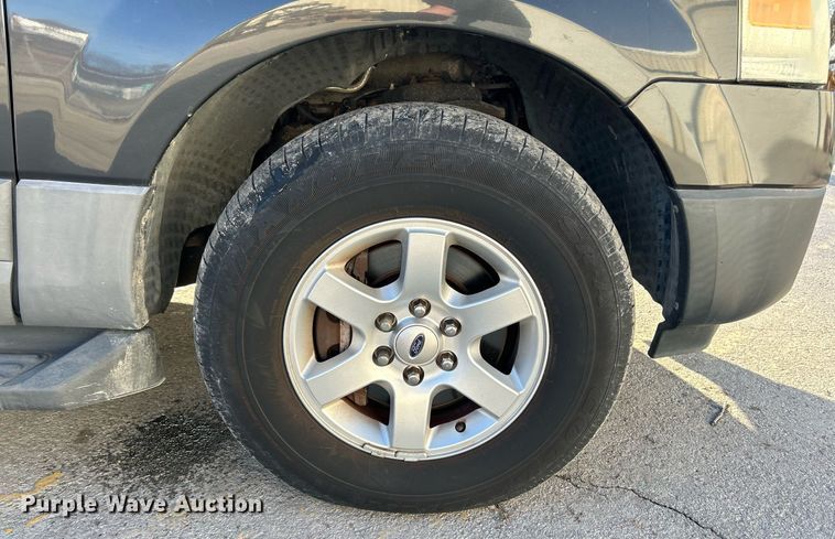 image for item NJ9530 2007 Ford Expedition XLT SUV