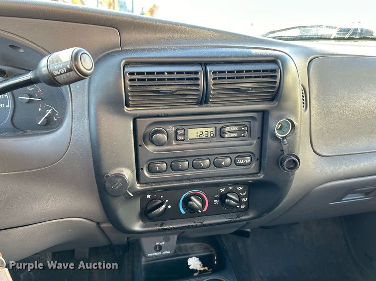 image for item NJ9531 2002 Ford Ranger  pickup truck