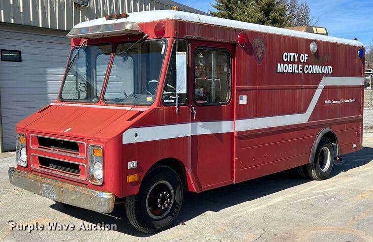 image for item NJ9535 1975 Chevrolet delivery truck