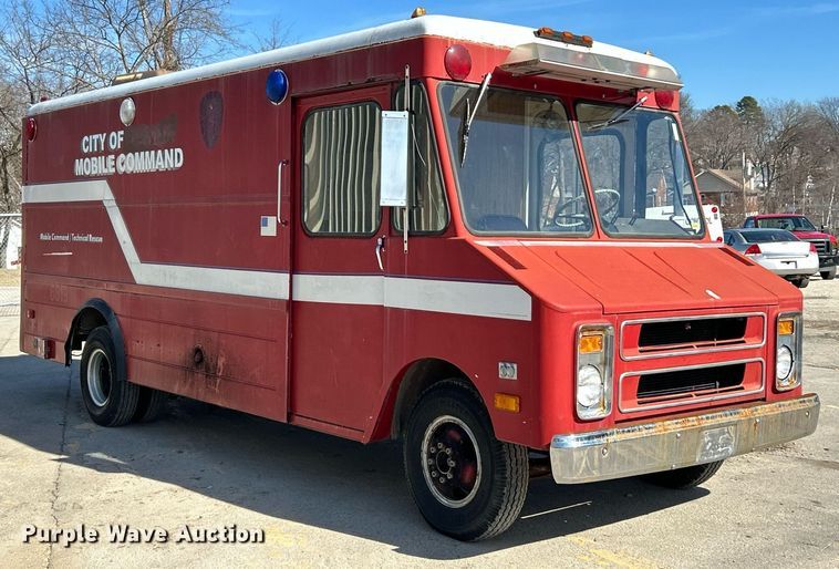 image for item NJ9535 1975 Chevrolet delivery truck