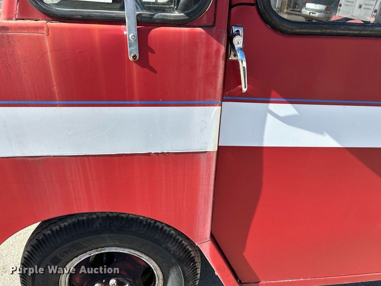 image for item NJ9535 1975 Chevrolet delivery truck