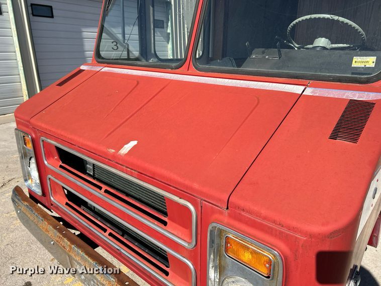 image for item NJ9535 1975 Chevrolet delivery truck