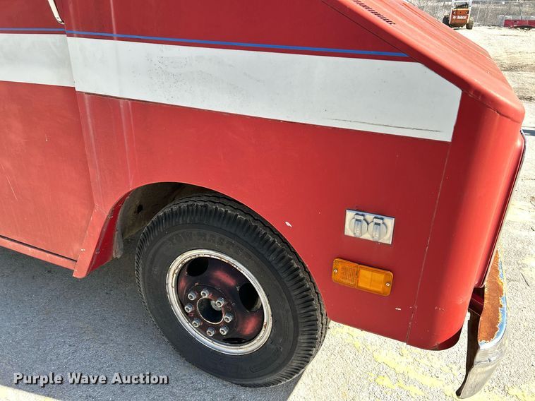 image for item NJ9535 1975 Chevrolet delivery truck