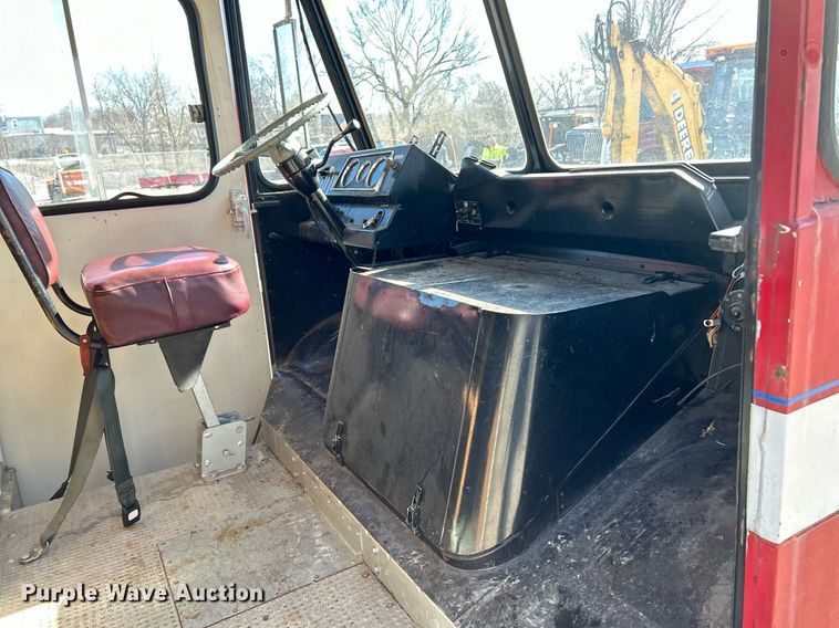 image for item NJ9535 1975 Chevrolet delivery truck