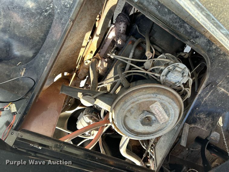 image for item NJ9535 1975 Chevrolet delivery truck