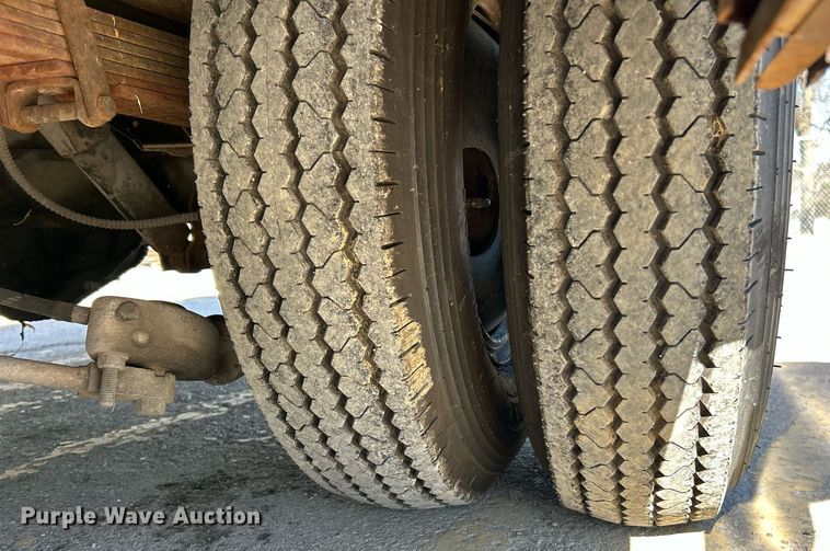 image for item NJ9535 1975 Chevrolet delivery truck