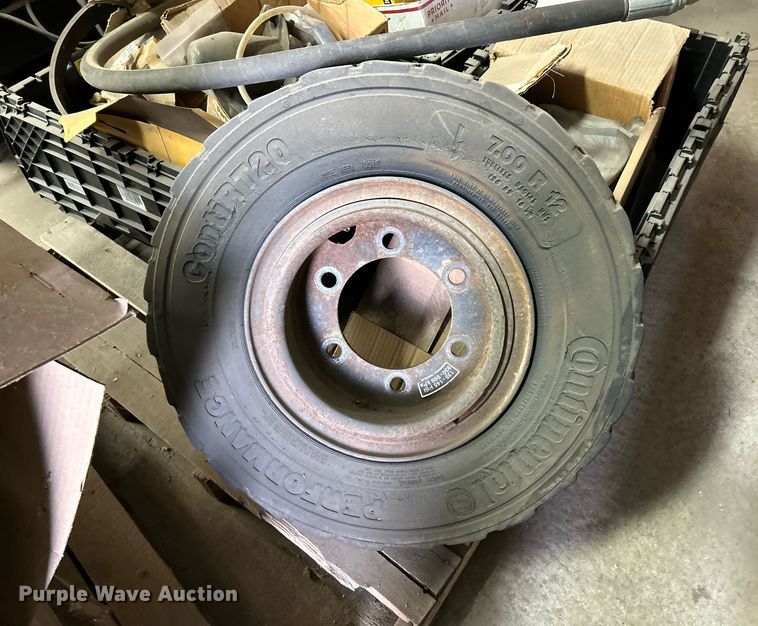 image for item NJ9541 Tennant Sentinel street sweeper