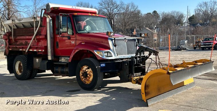 image for item NJ9542 2006 International 7400 dump truck