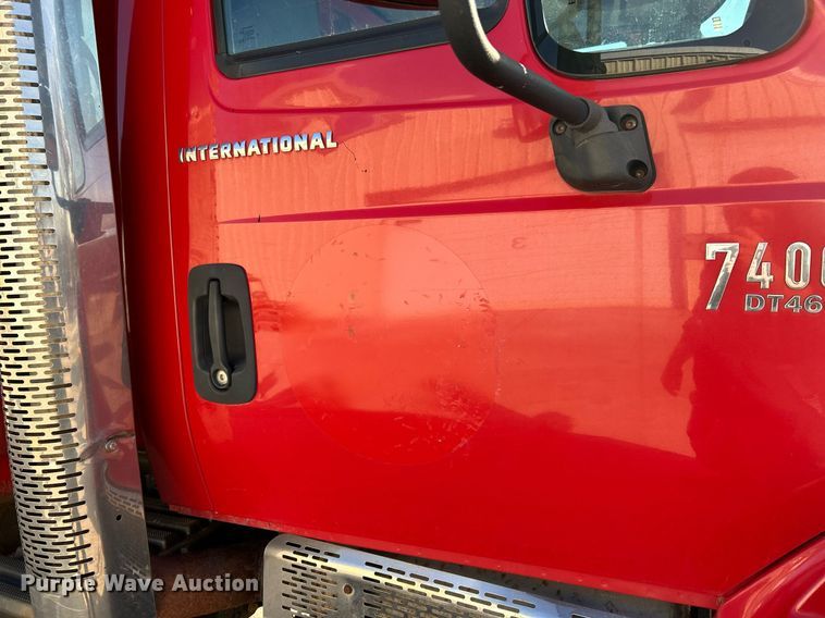 image for item NJ9542 2006 International 7400 dump truck