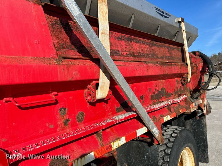 image for item NJ9542 2006 International 7400 dump truck