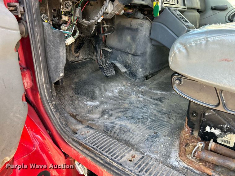 image for item NJ9542 2006 International 7400 dump truck