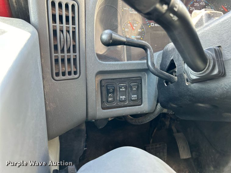 image for item NJ9542 2006 International 7400 dump truck