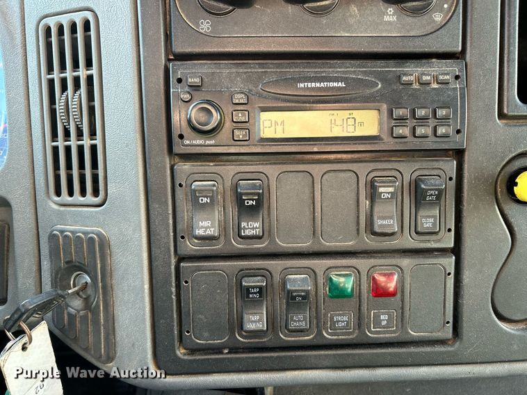 image for item NJ9542 2006 International 7400 dump truck