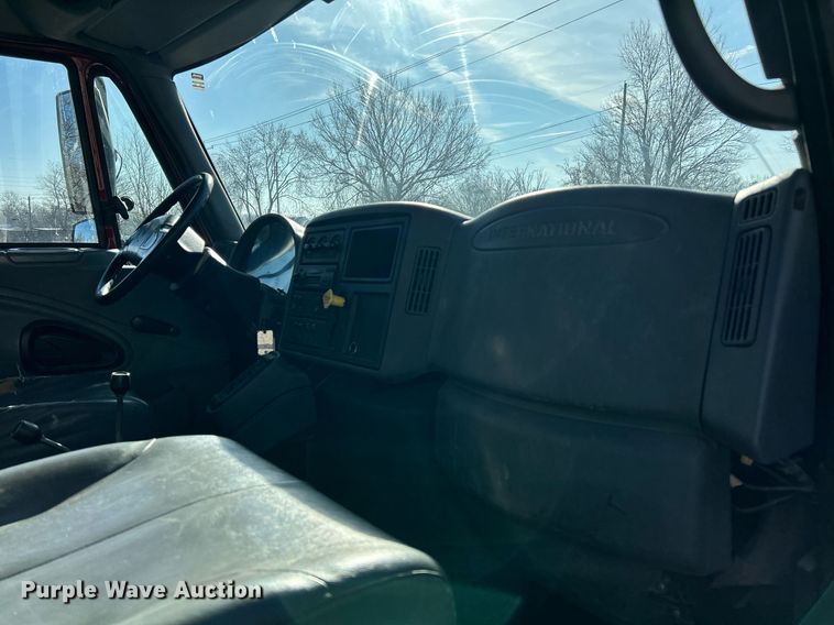 image for item NJ9542 2006 International 7400 dump truck