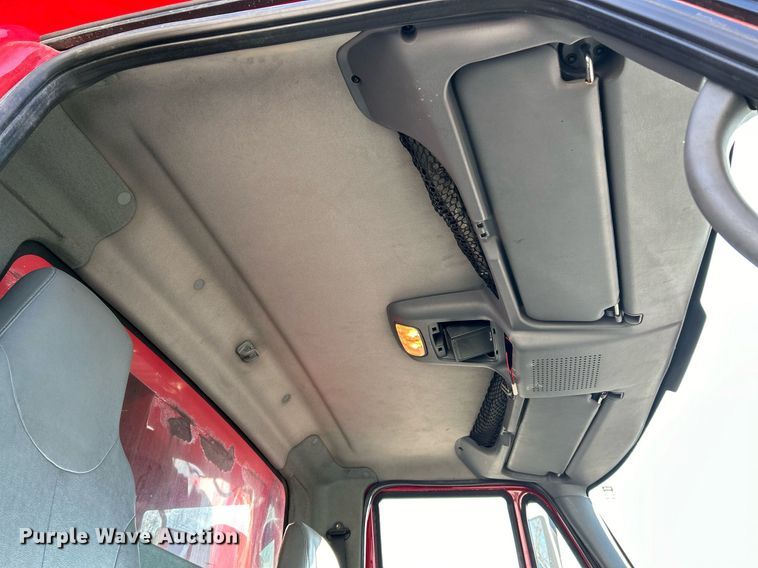 image for item NJ9542 2006 International 7400 dump truck