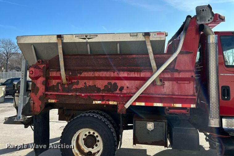 image for item NJ9542 2006 International 7400 dump truck