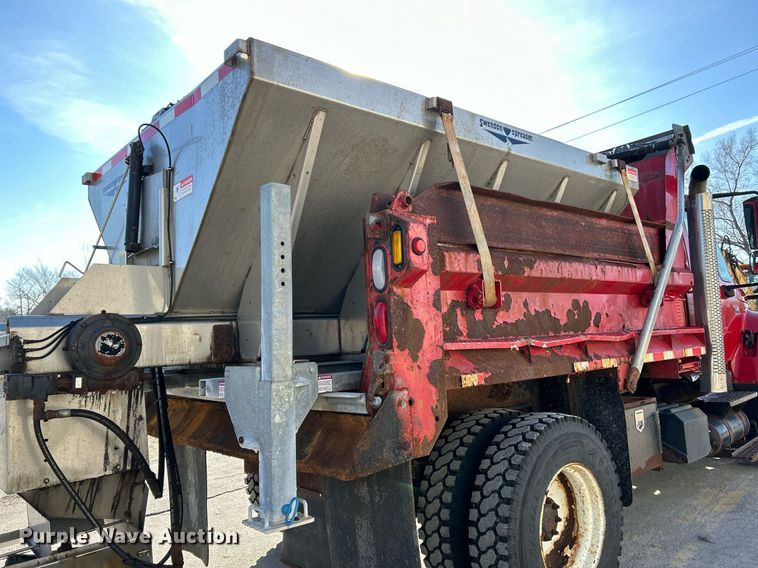 image for item NJ9542 2006 International 7400 dump truck