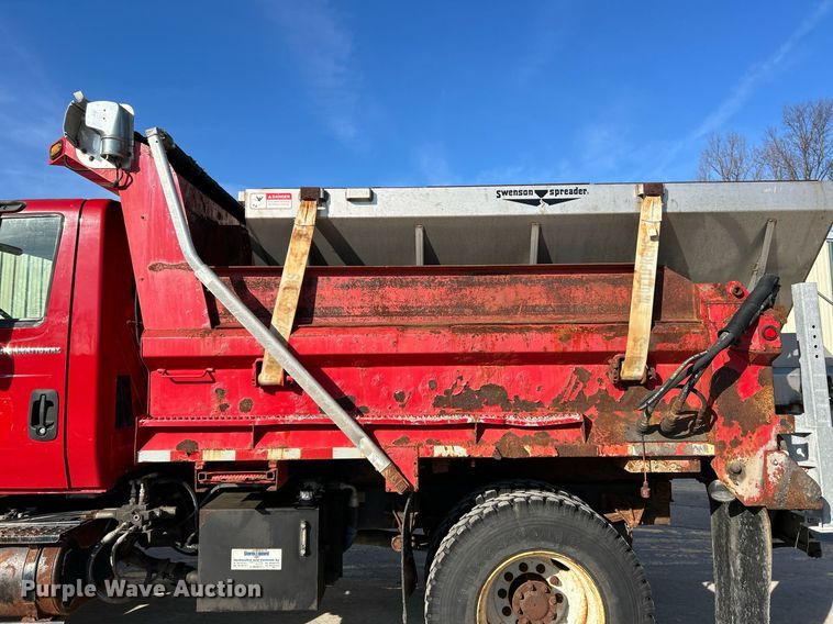 image for item NJ9542 2006 International 7400 dump truck