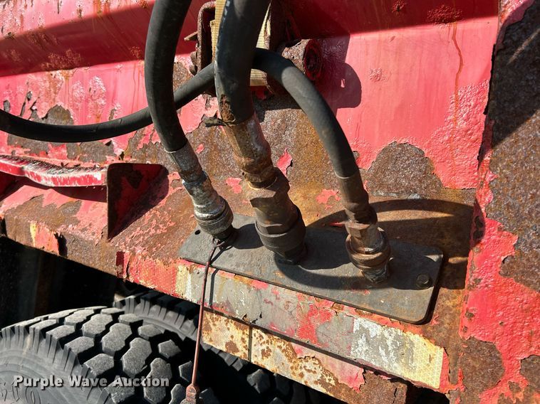 image for item NJ9542 2006 International 7400 dump truck