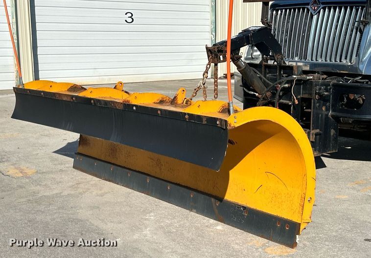 image for item NJ9542 2006 International 7400 dump truck