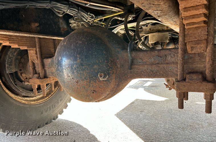 image for item NJ9542 2006 International 7400 dump truck