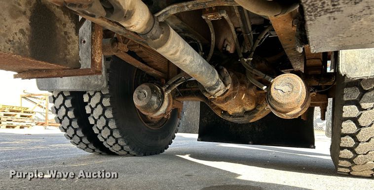 image for item NJ9542 2006 International 7400 dump truck