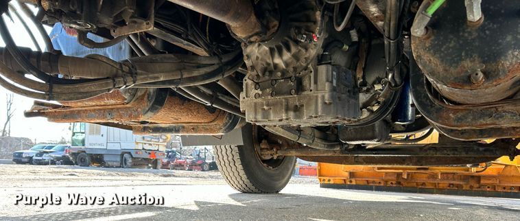 image for item NJ9542 2006 International 7400 dump truck