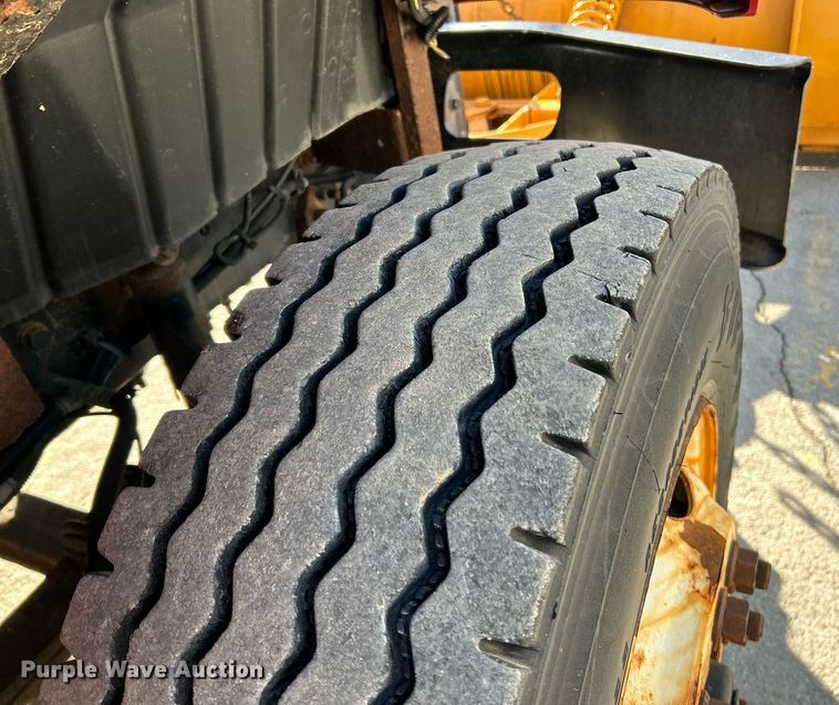 image for item NJ9542 2006 International 7400 dump truck