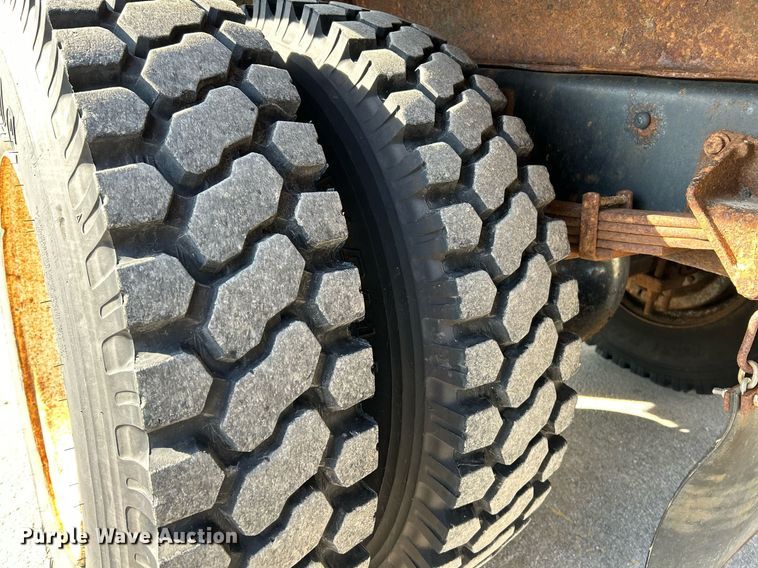 image for item NJ9542 2006 International 7400 dump truck