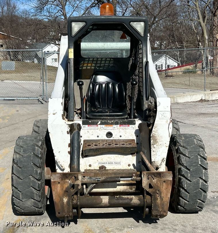 image for item NJ9543 2003 Bobcat S250 skid steer loader