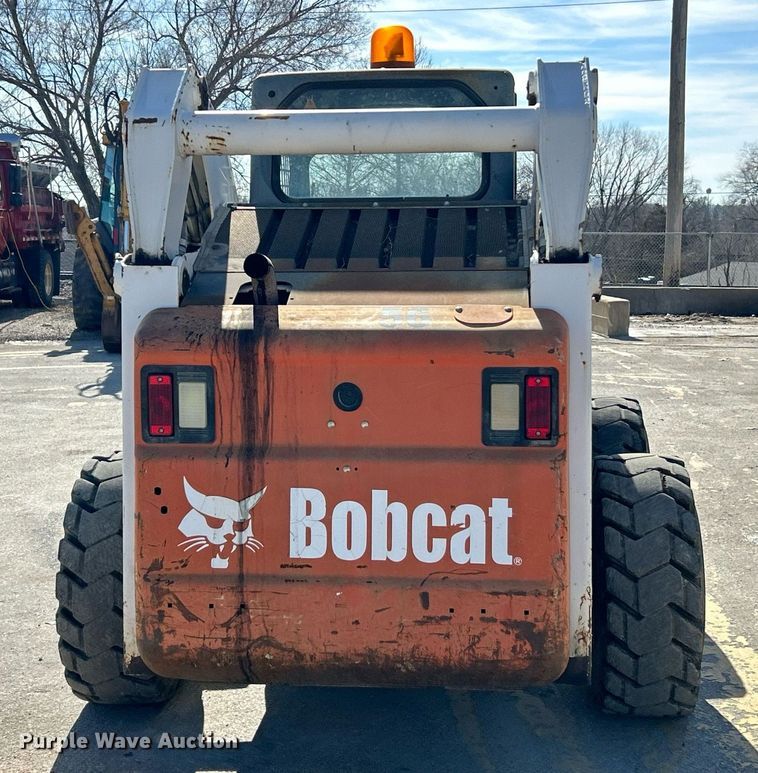 image for item NJ9543 2003 Bobcat S250 skid steer loader