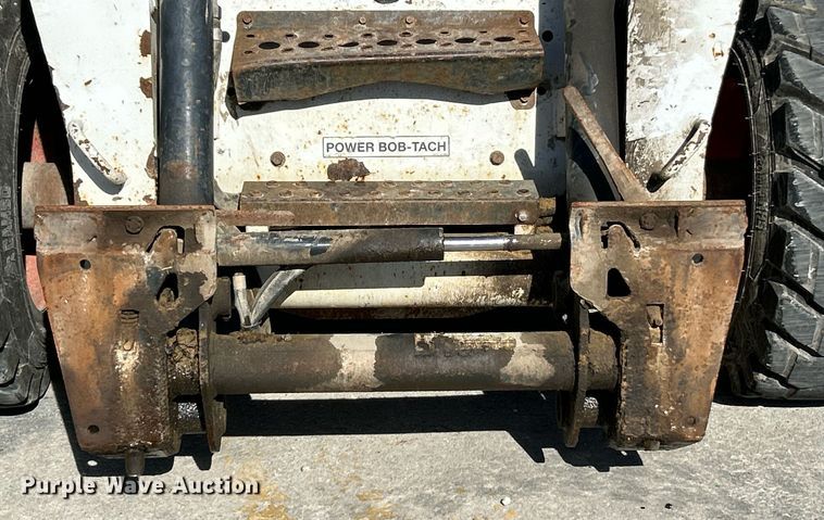 image for item NJ9543 2003 Bobcat S250 skid steer loader