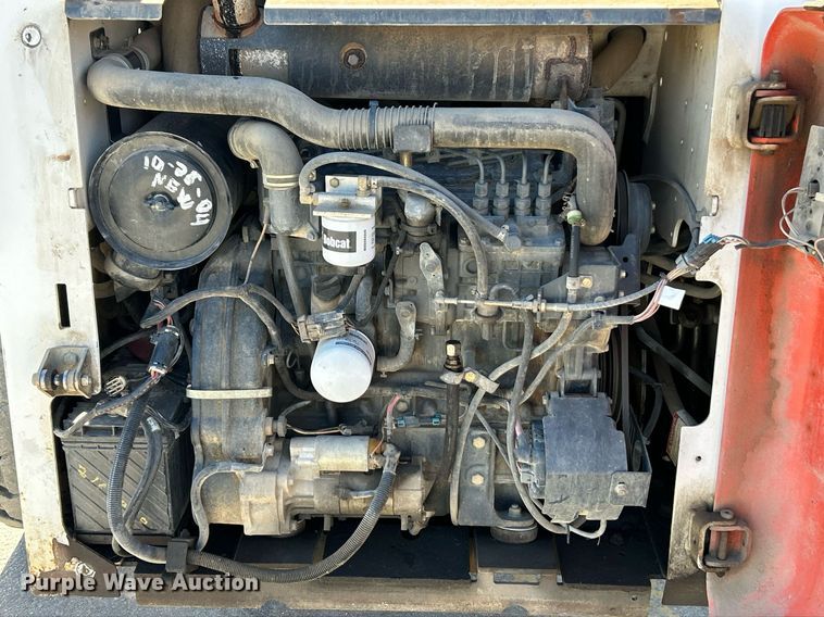 image for item NJ9543 2003 Bobcat S250 skid steer loader