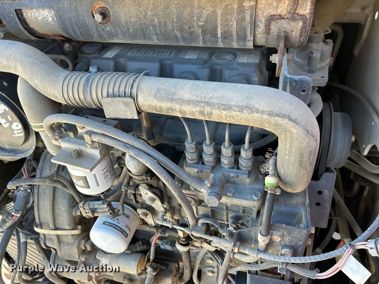 image for item NJ9543 2003 Bobcat S250 skid steer loader